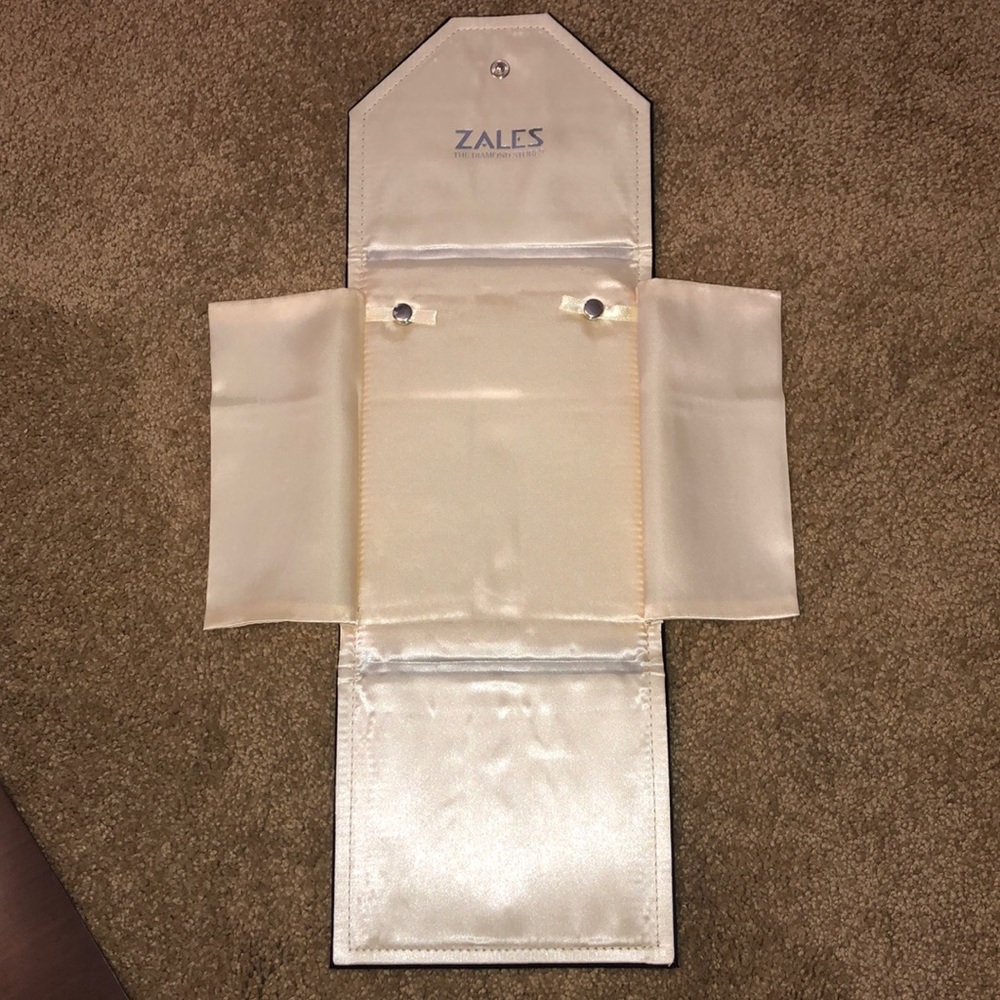 Jewelry organizer